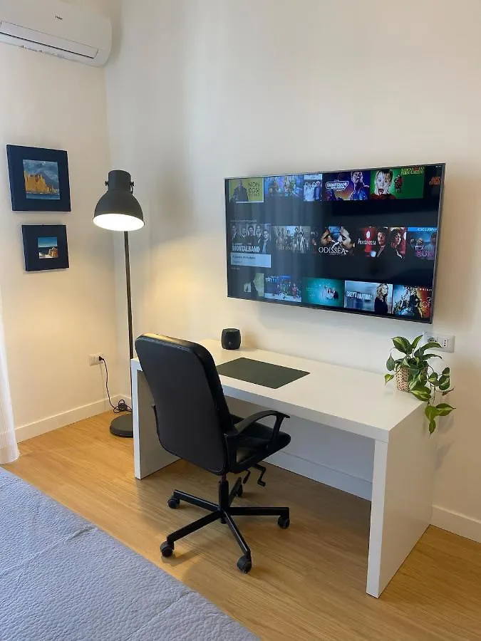 Art Studio 125 Neapol 0*,